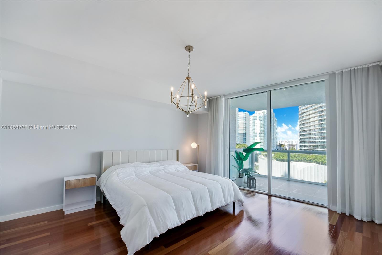ICON CONDO - Residential