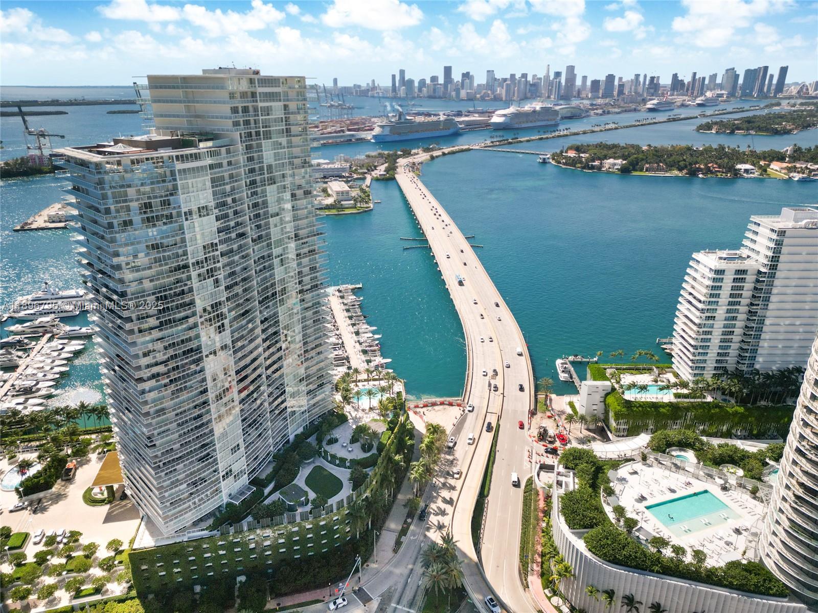 ICON CONDO - Residential
