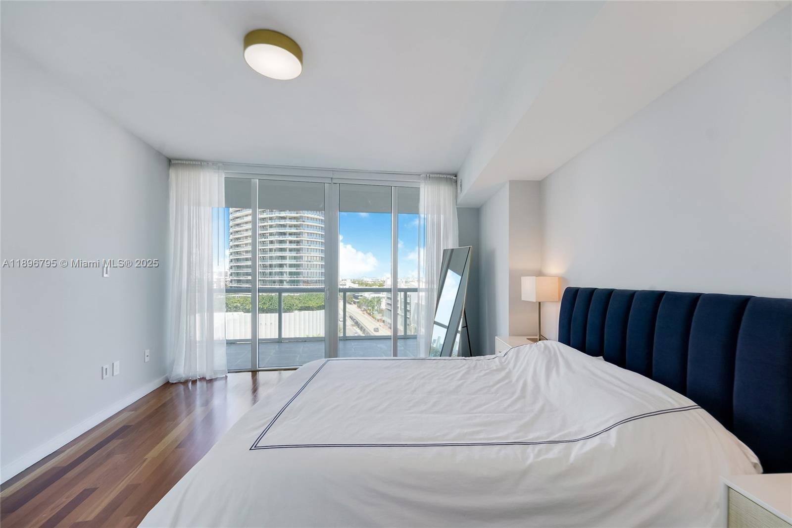 ICON CONDO - Residential