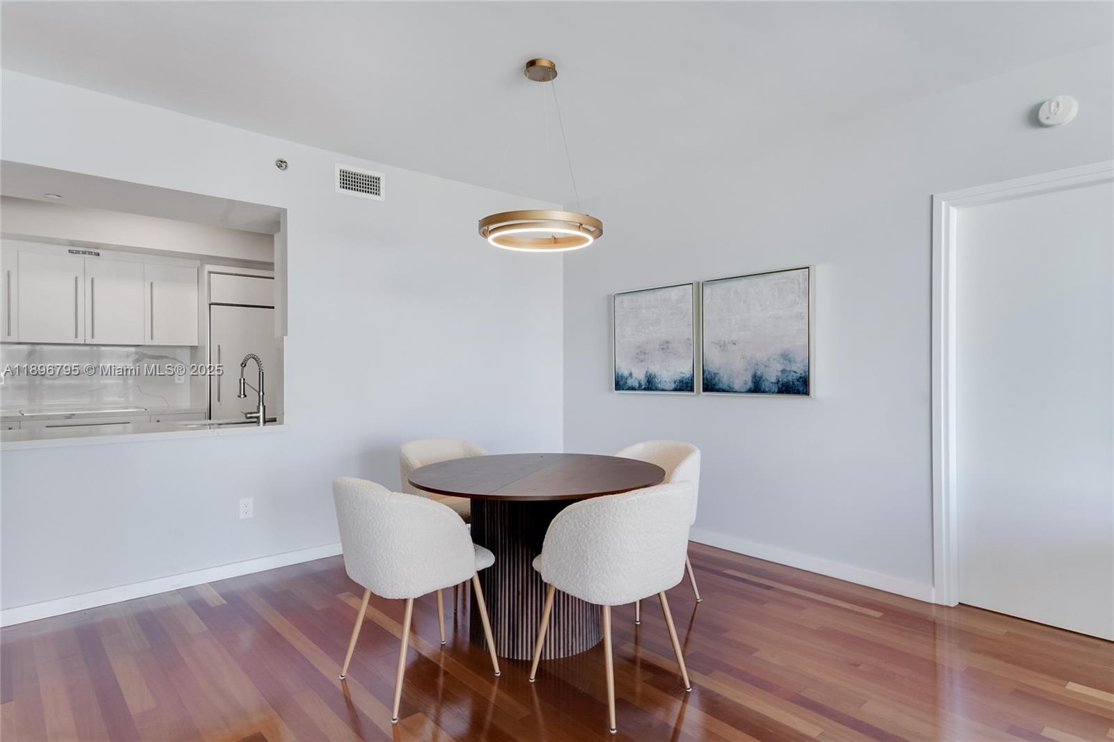 ICON CONDO - Residential