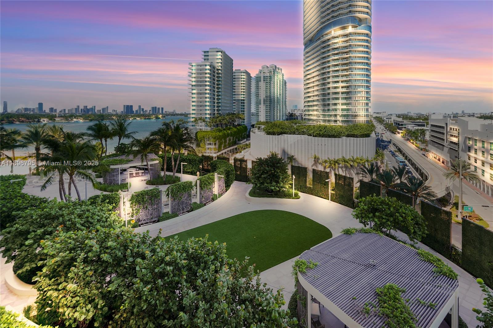 ICON CONDO - Residential