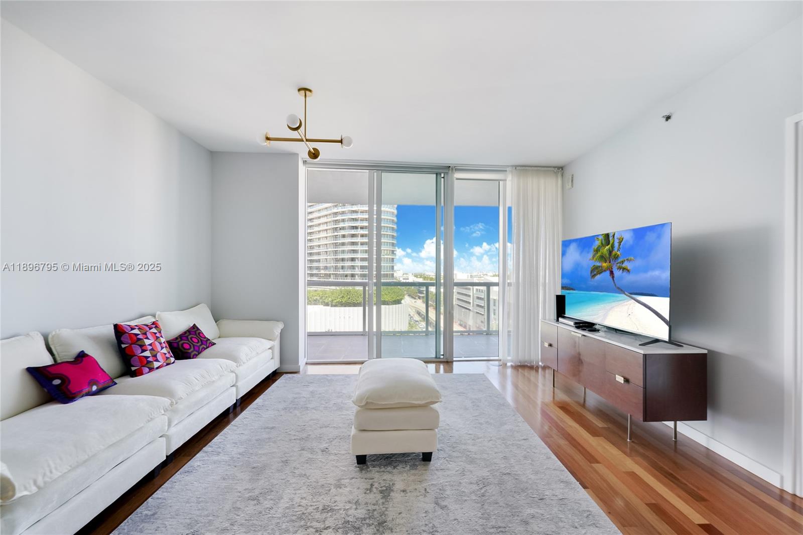 ICON CONDO - Residential