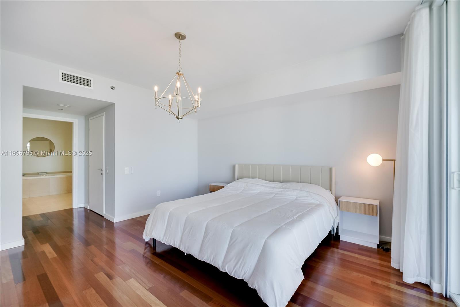 ICON CONDO - Residential