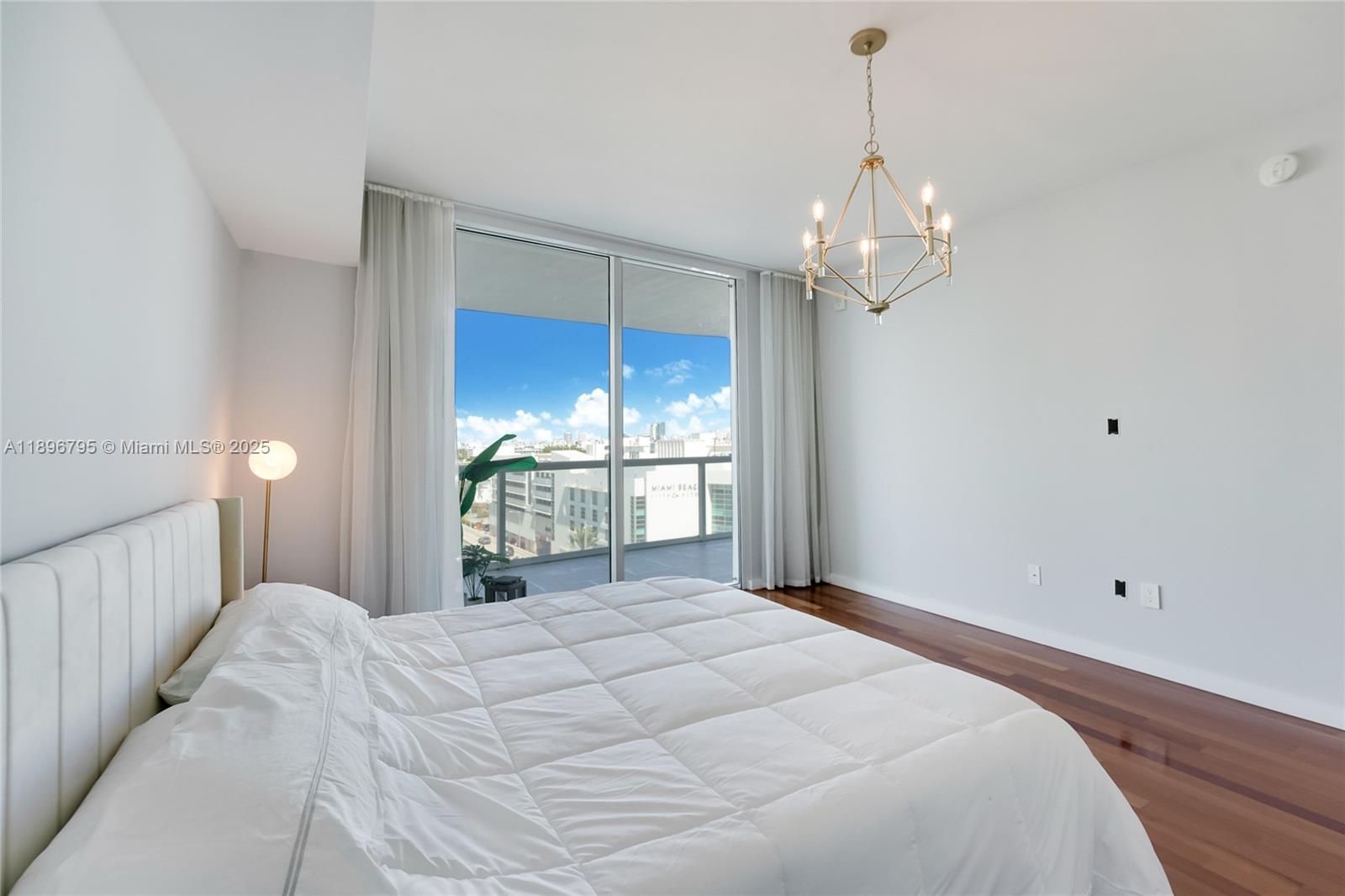 ICON CONDO - Residential