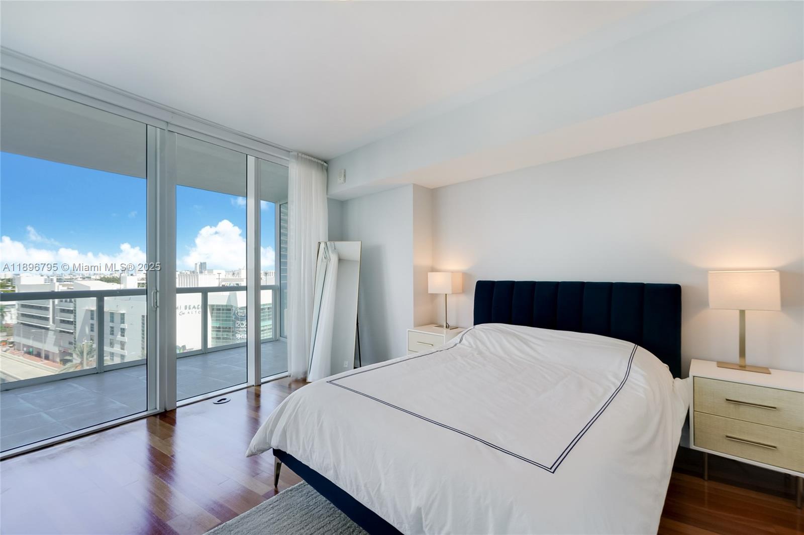 ICON CONDO - Residential