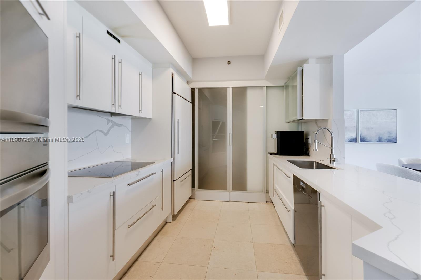 ICON CONDO - Residential