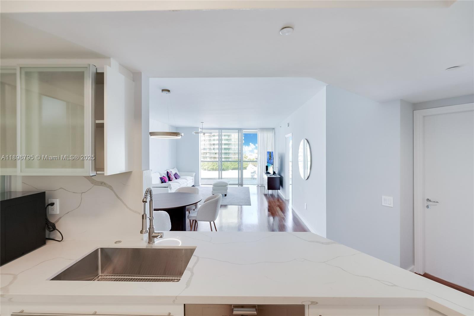 ICON CONDO - Residential