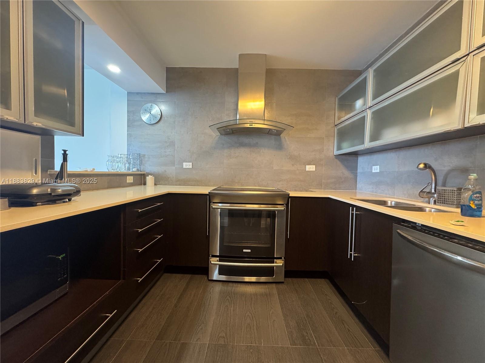 FLAMINGO SOUTH BEACH I CO - Residential Lease