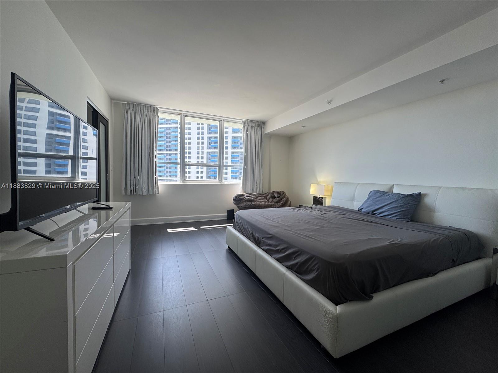 FLAMINGO SOUTH BEACH I CO - Residential Lease