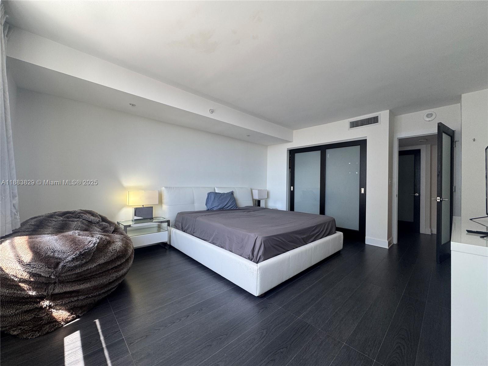 FLAMINGO SOUTH BEACH I CO - Residential Lease
