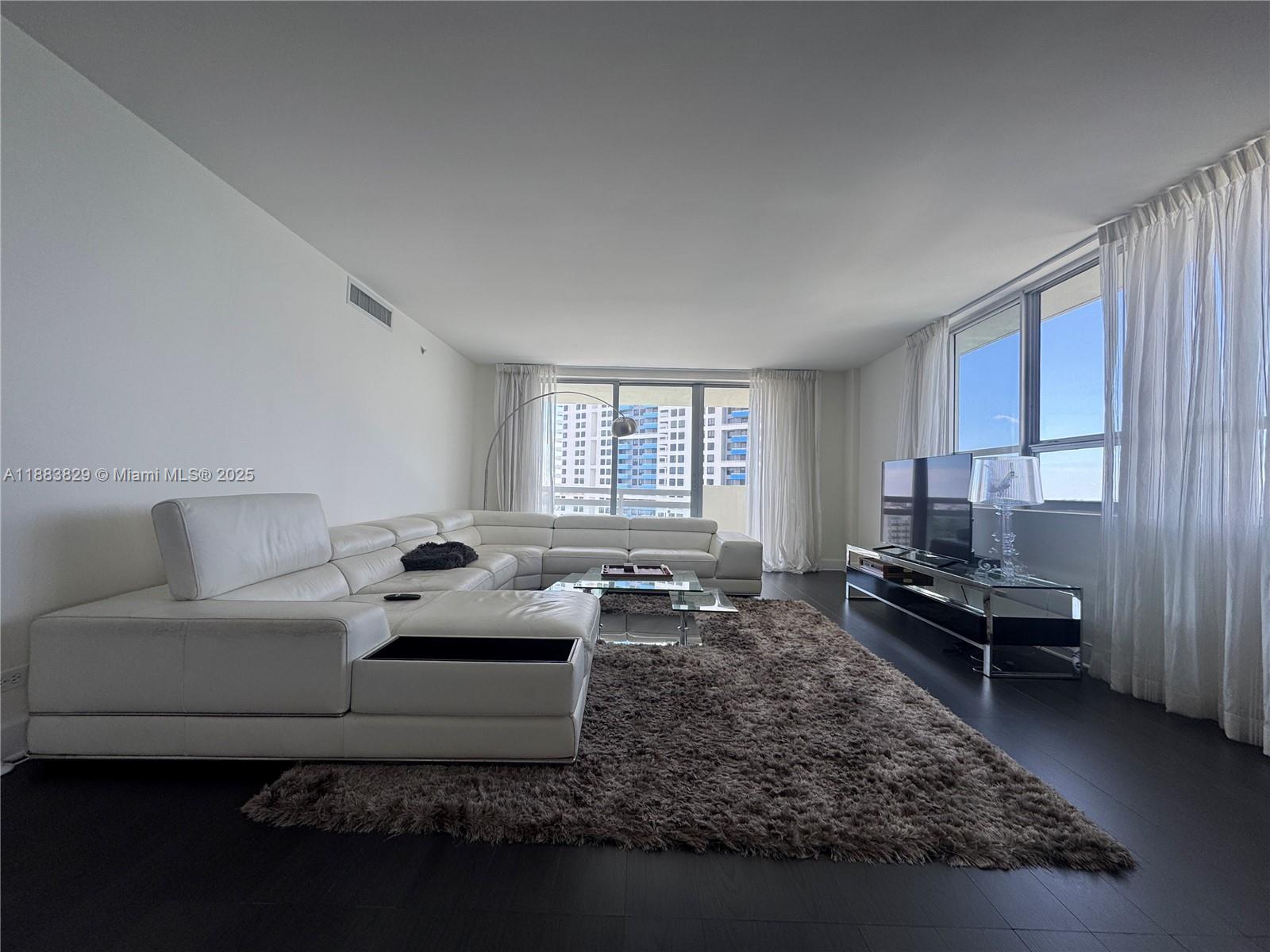 FLAMINGO SOUTH BEACH I CO - Residential Lease