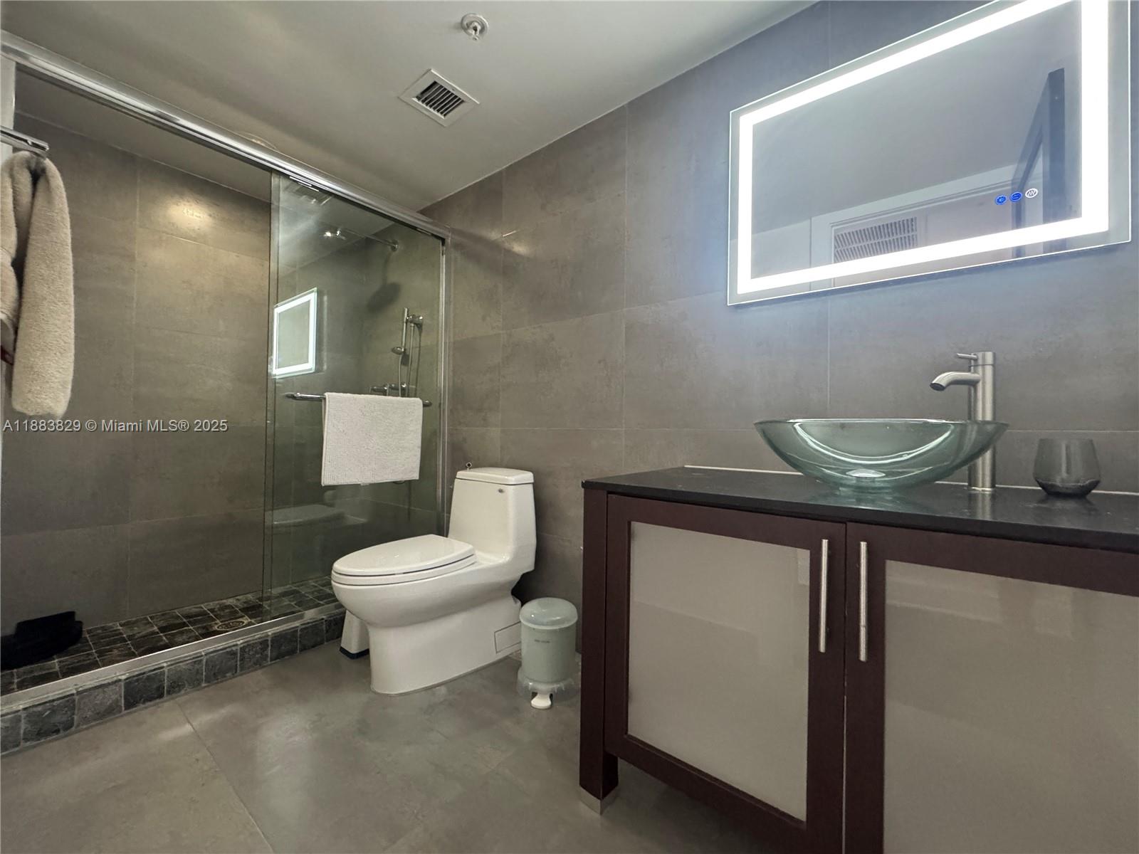 FLAMINGO SOUTH BEACH I CO - Residential Lease