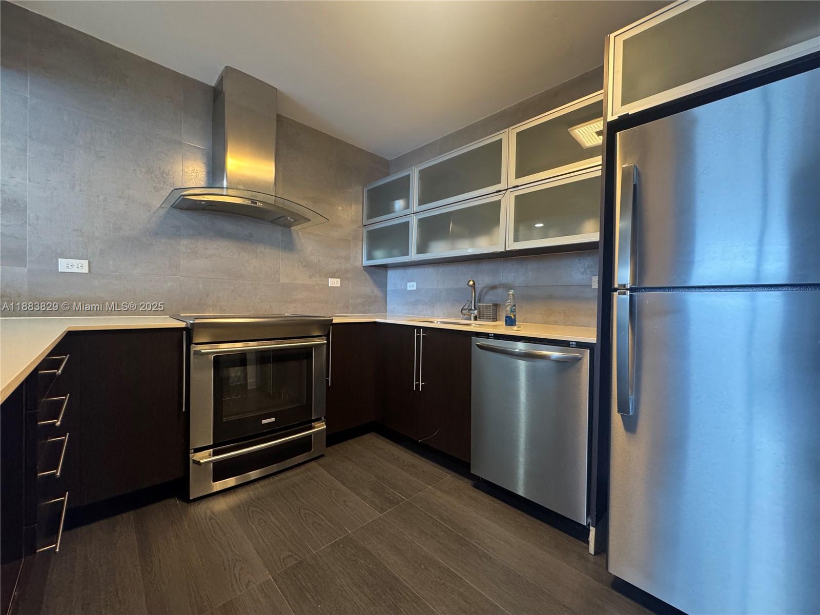 FLAMINGO SOUTH BEACH I CO - Residential Lease