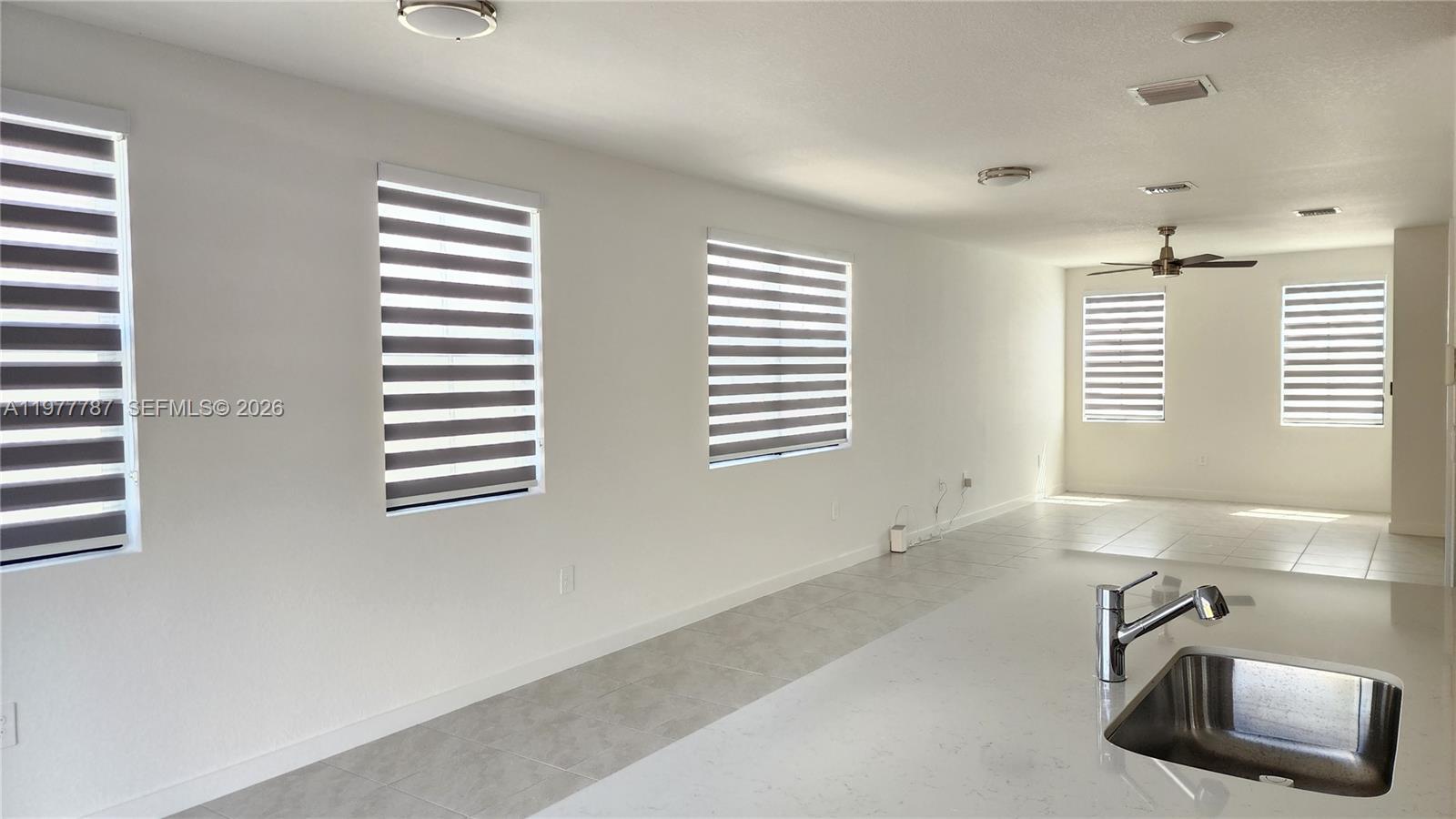 MIAMI LAND AND DEVELOPMENT - Residential Lease