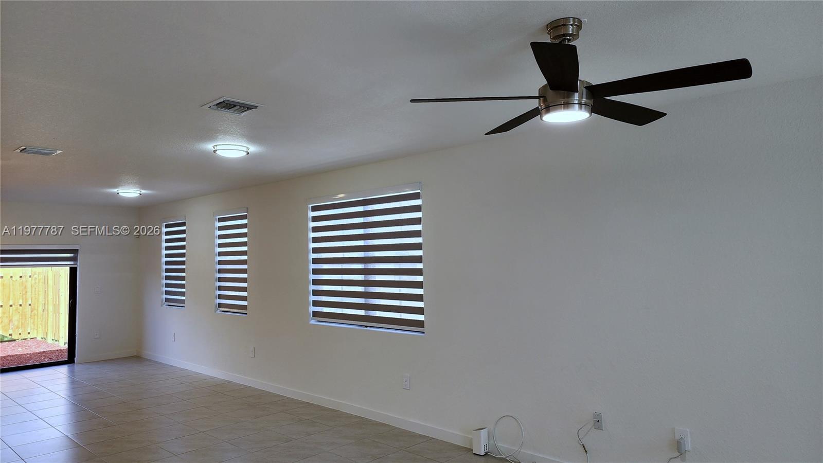 MIAMI LAND AND DEVELOPMENT - Residential Lease