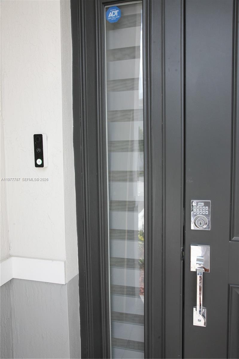 MIAMI LAND AND DEVELOPMENT - Residential Lease