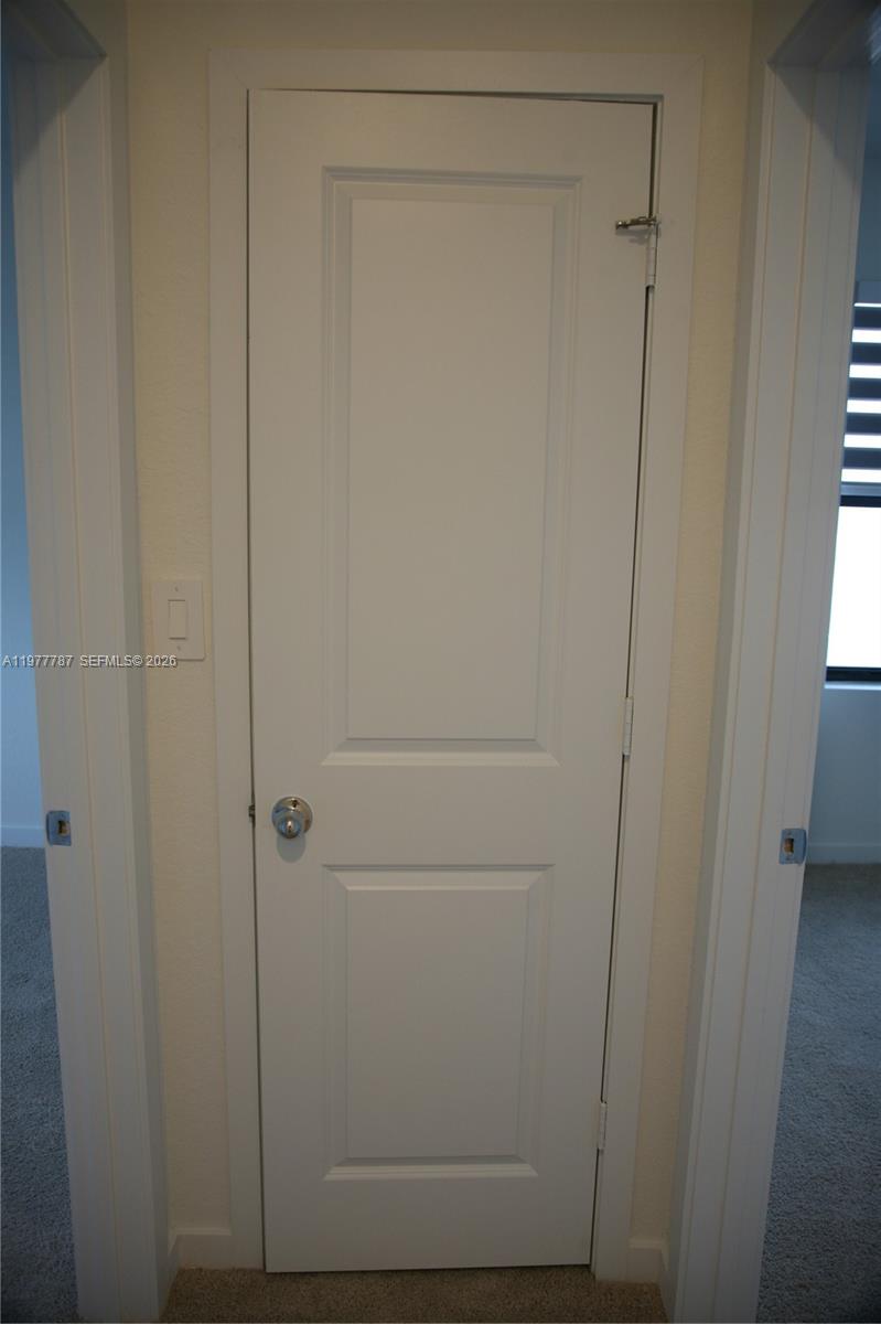 MIAMI LAND AND DEVELOPMENT - Residential Lease