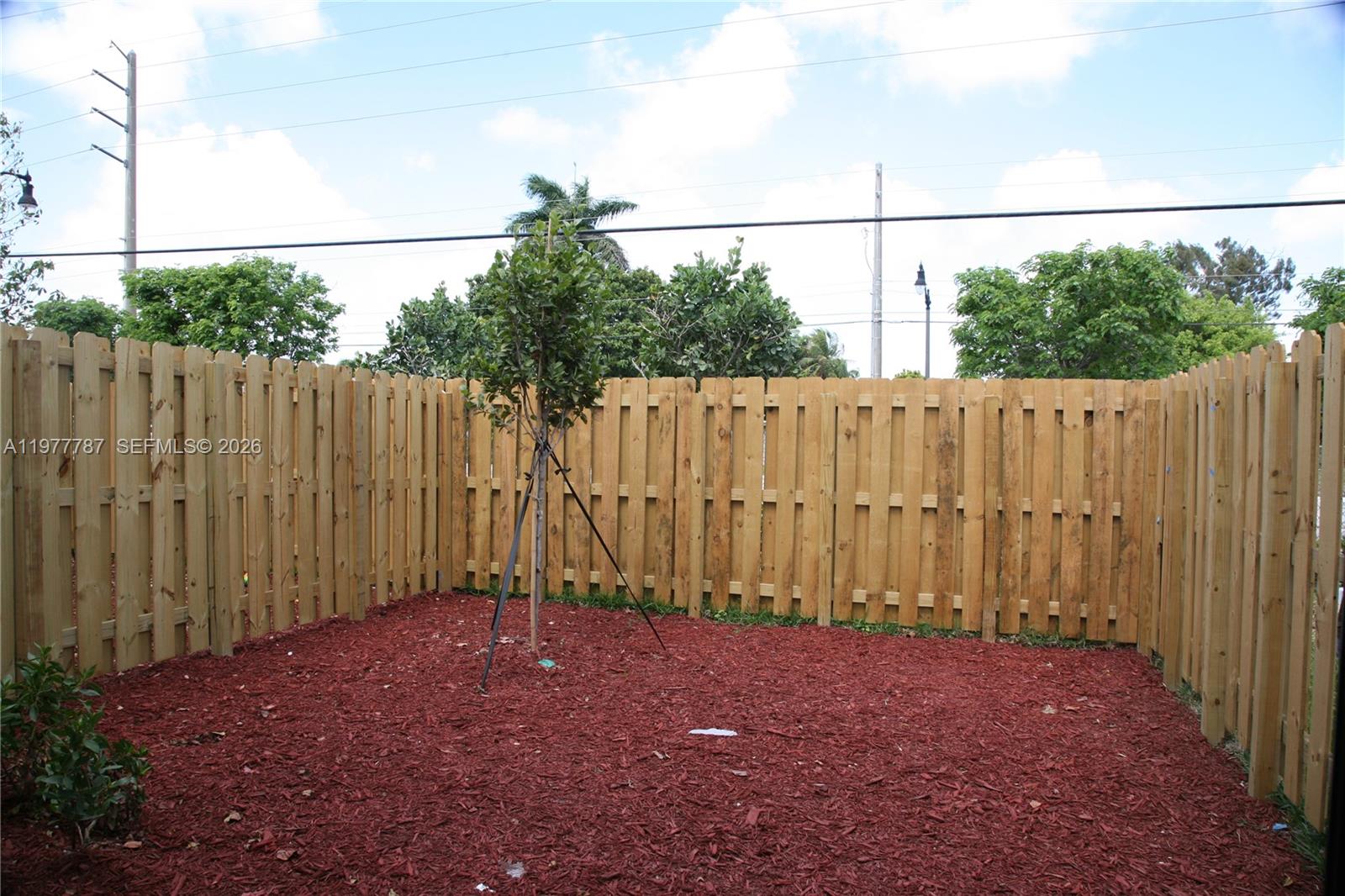 MIAMI LAND AND DEVELOPMENT - Residential Lease