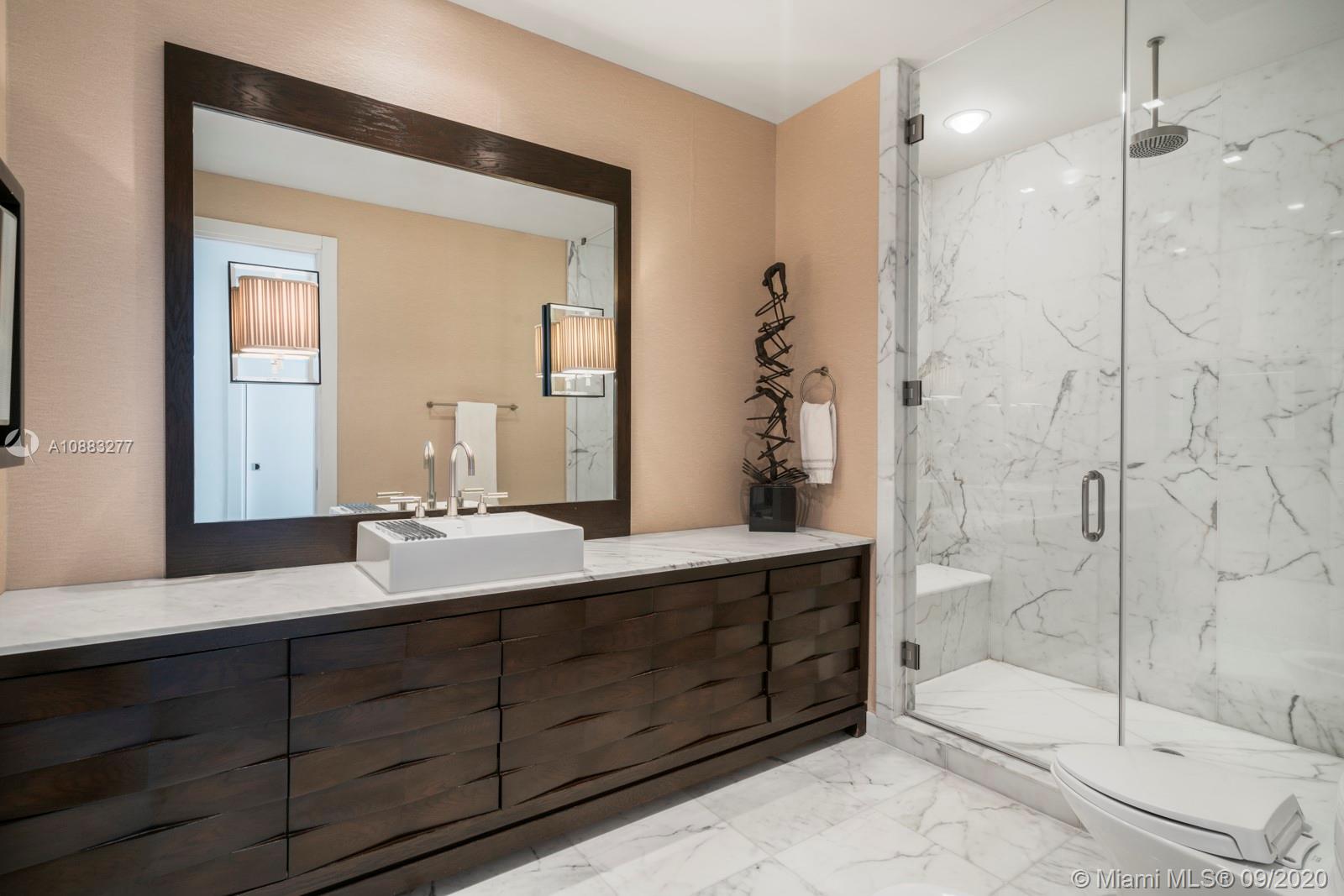 GROVENOR HOUSE CONDO - Land