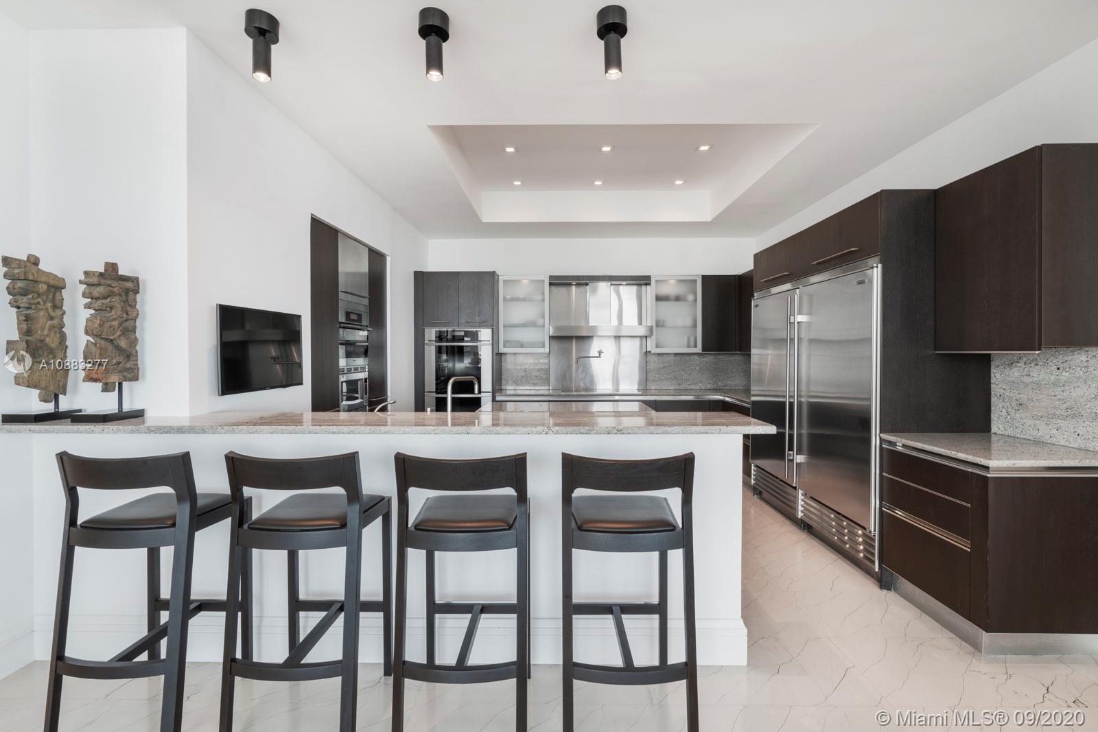 GROVENOR HOUSE CONDO - Land