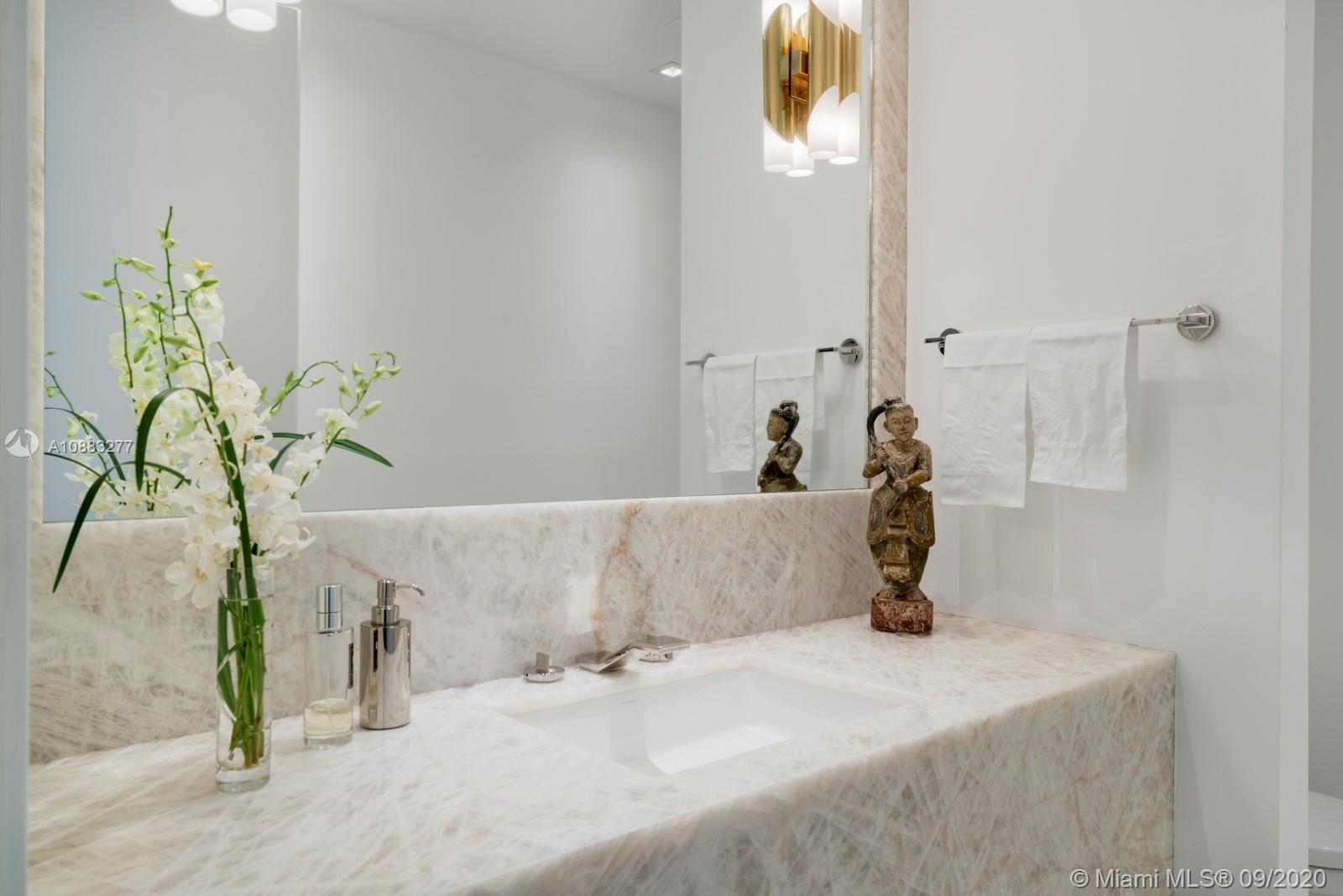 GROVENOR HOUSE CONDO - Land