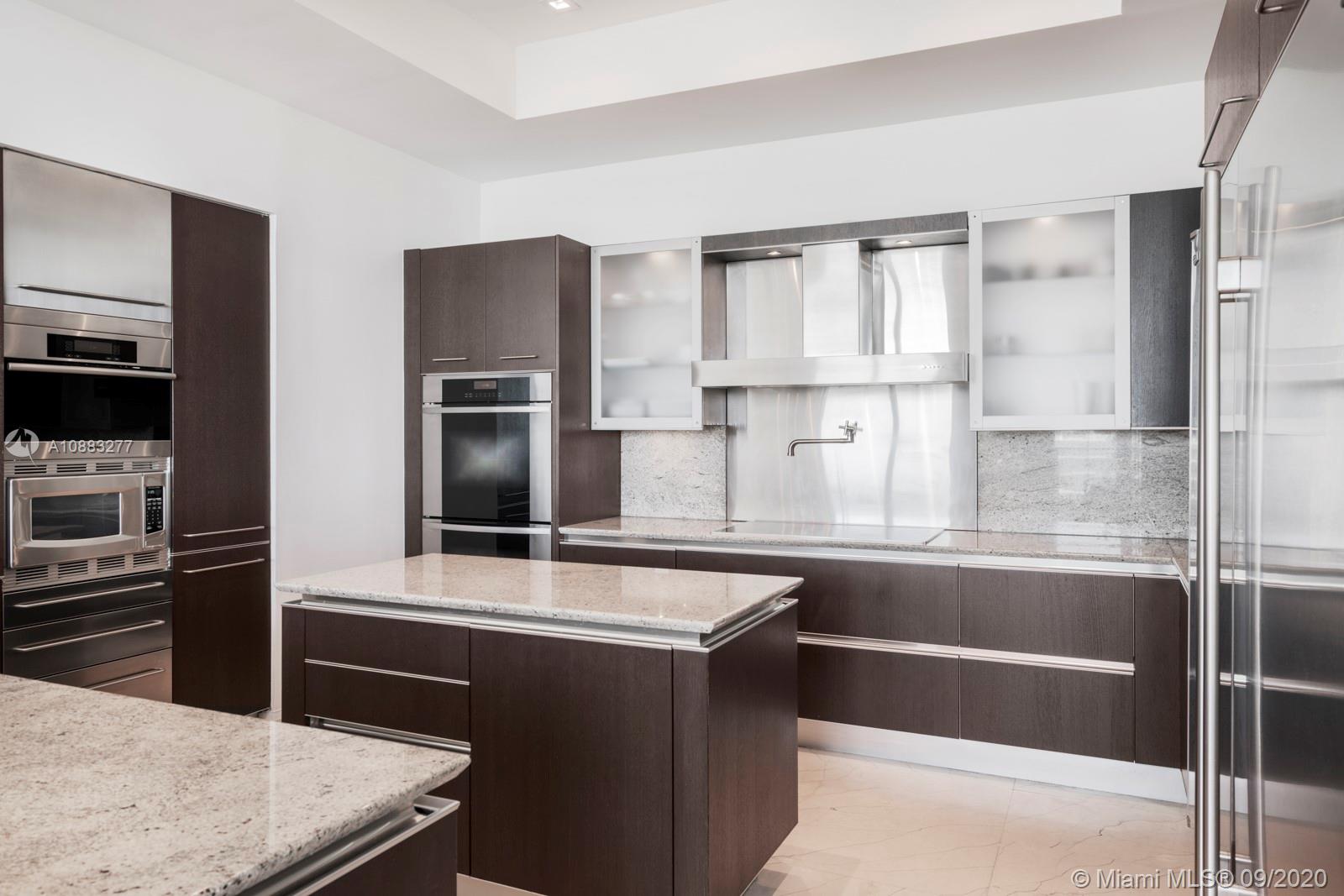 GROVENOR HOUSE CONDO - Land