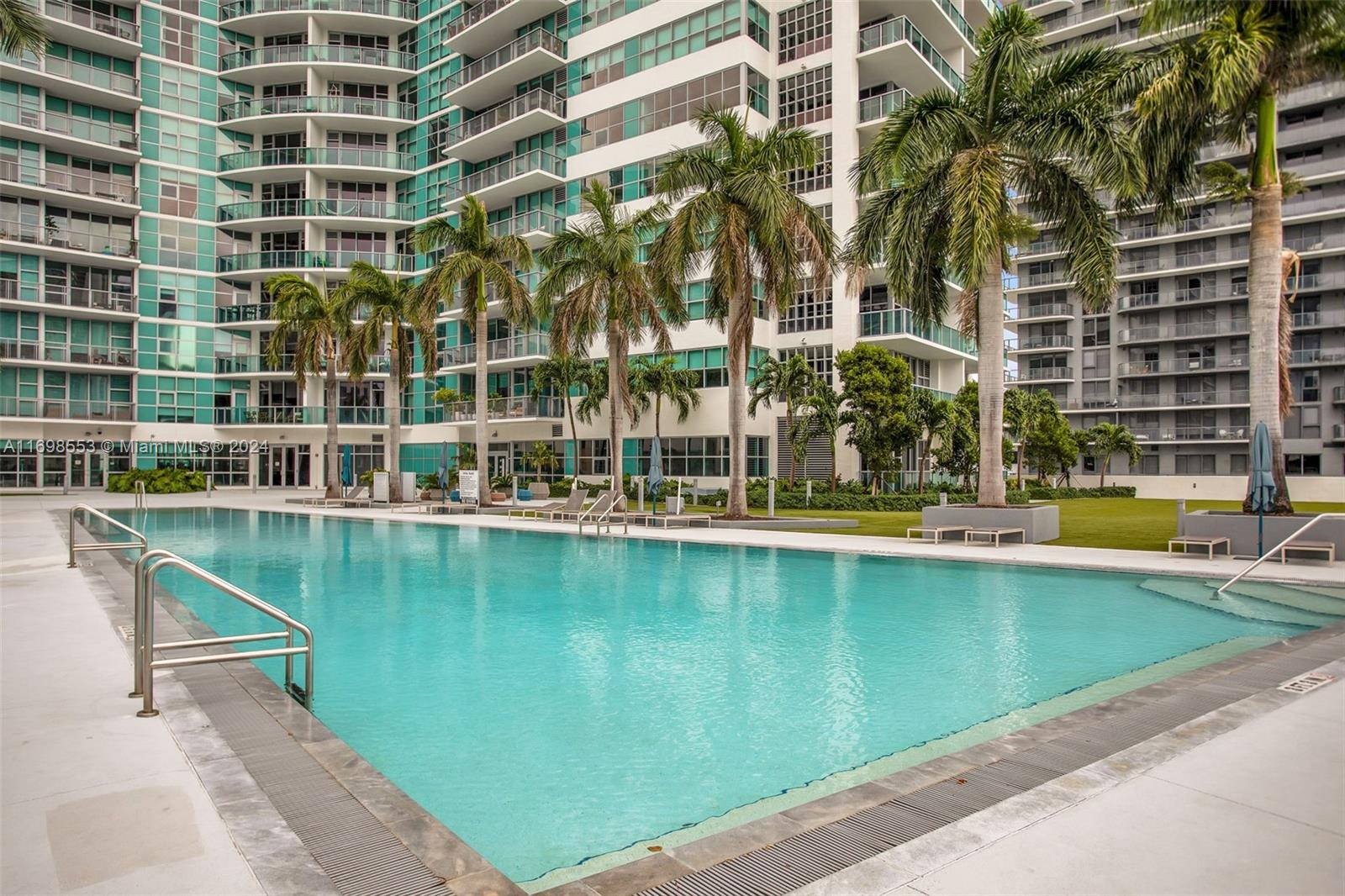 FOUR MIDTOWN - Residential