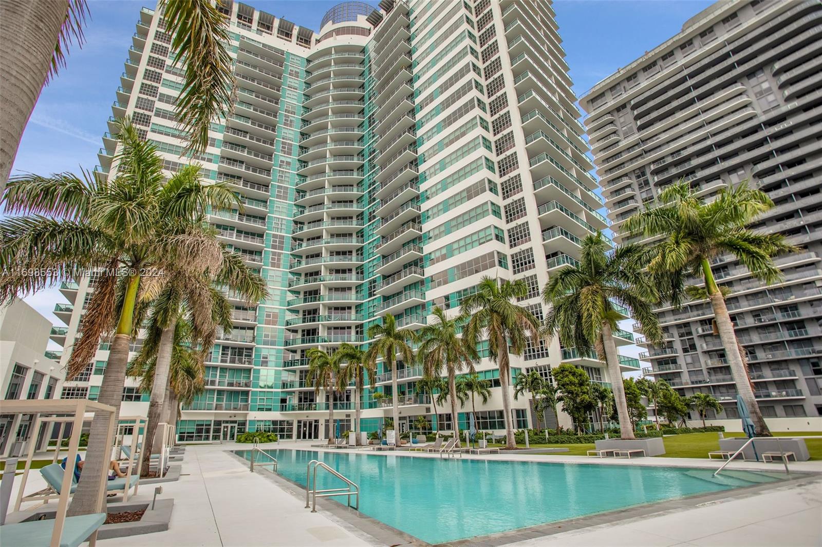 FOUR MIDTOWN - Residential