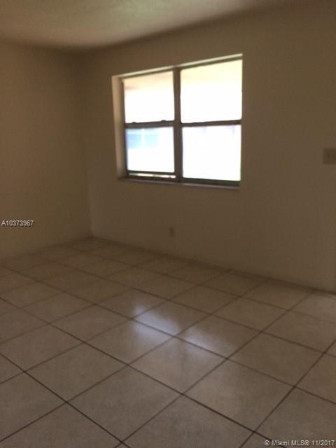 HOLLYWOOD LITTLE RANCHES - Residential Lease