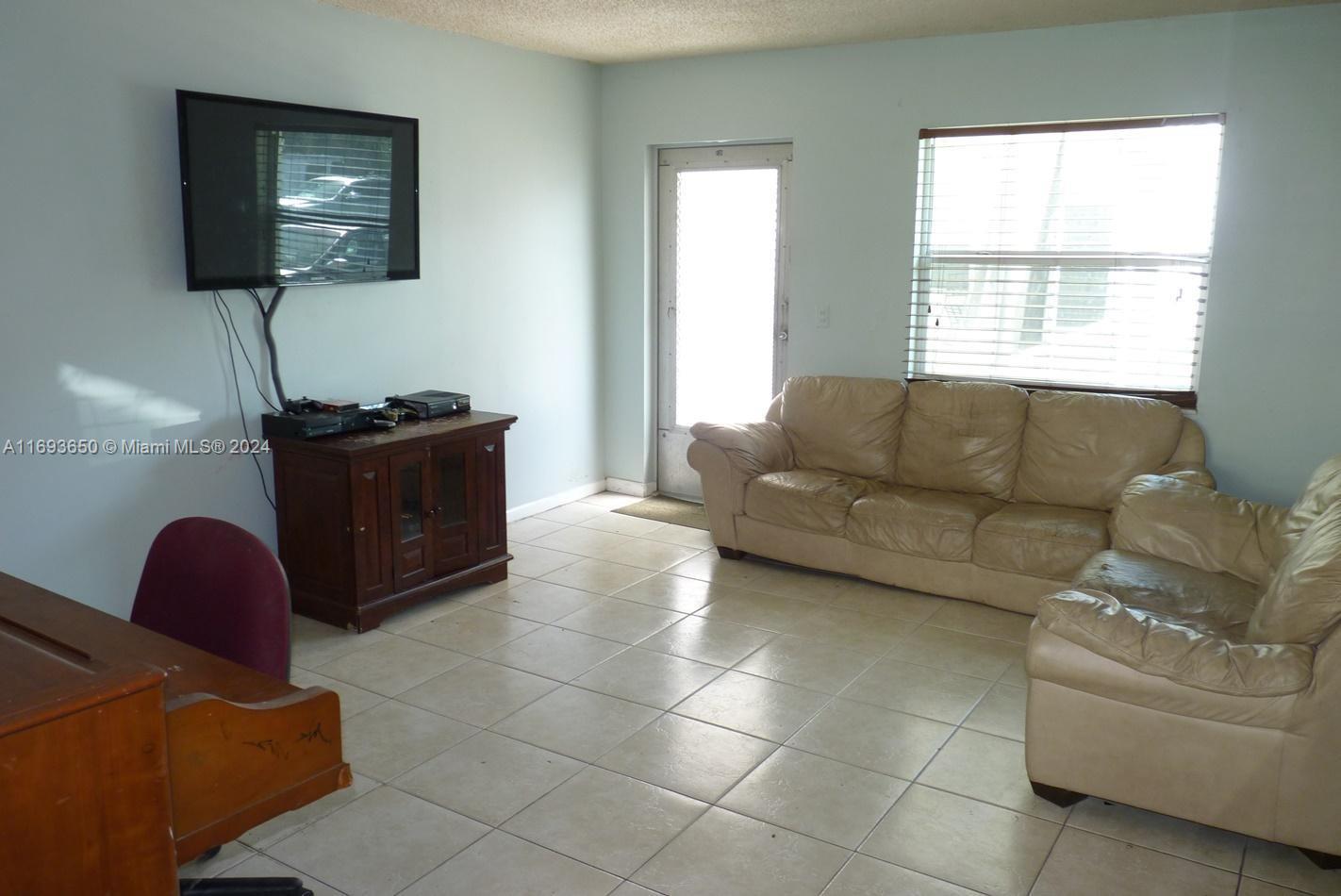 HOVIANNA VIII CONDO - Residential