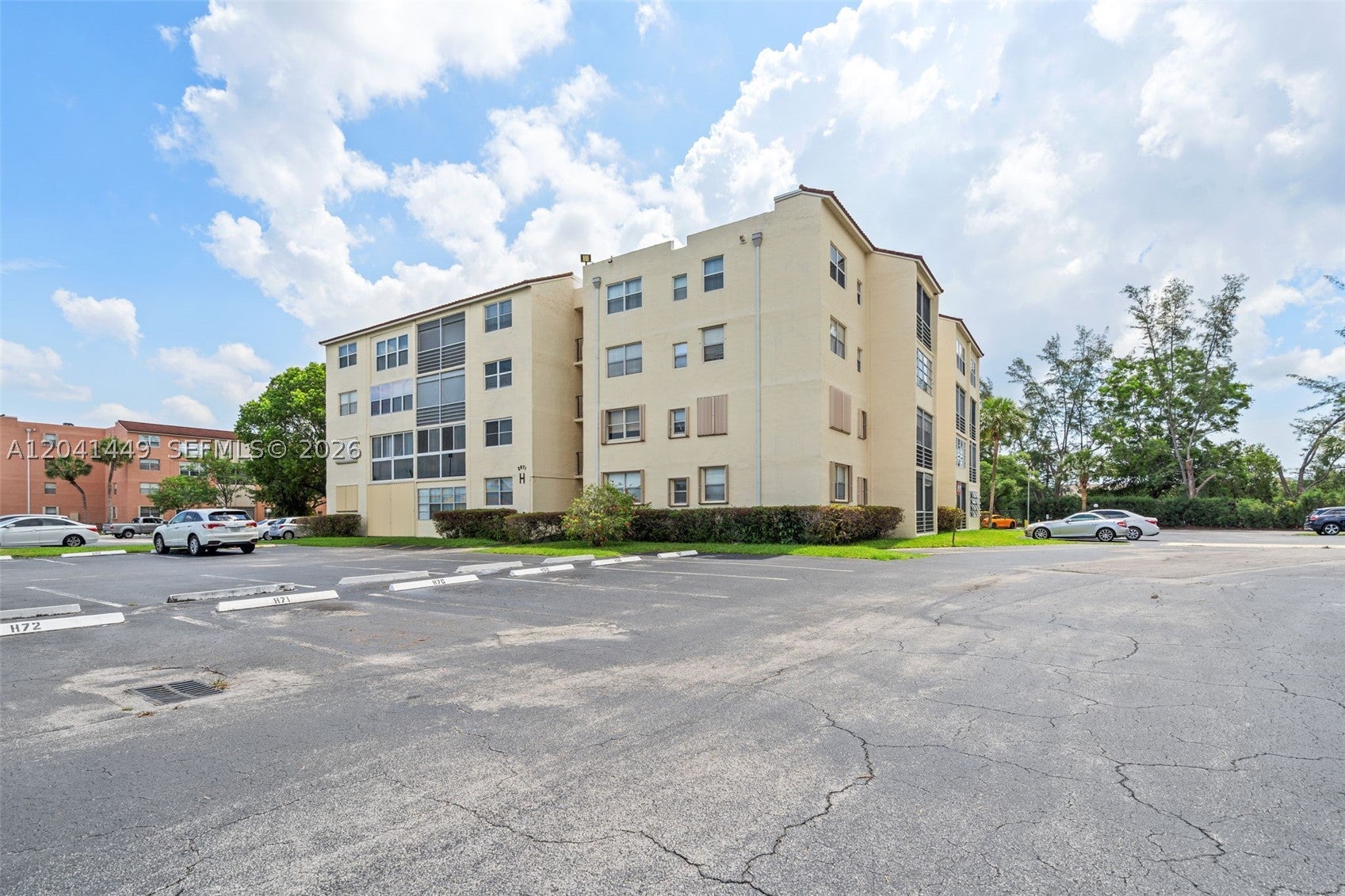 2871 Somerset Dr 102, Lauderdale Lakes FL 33311