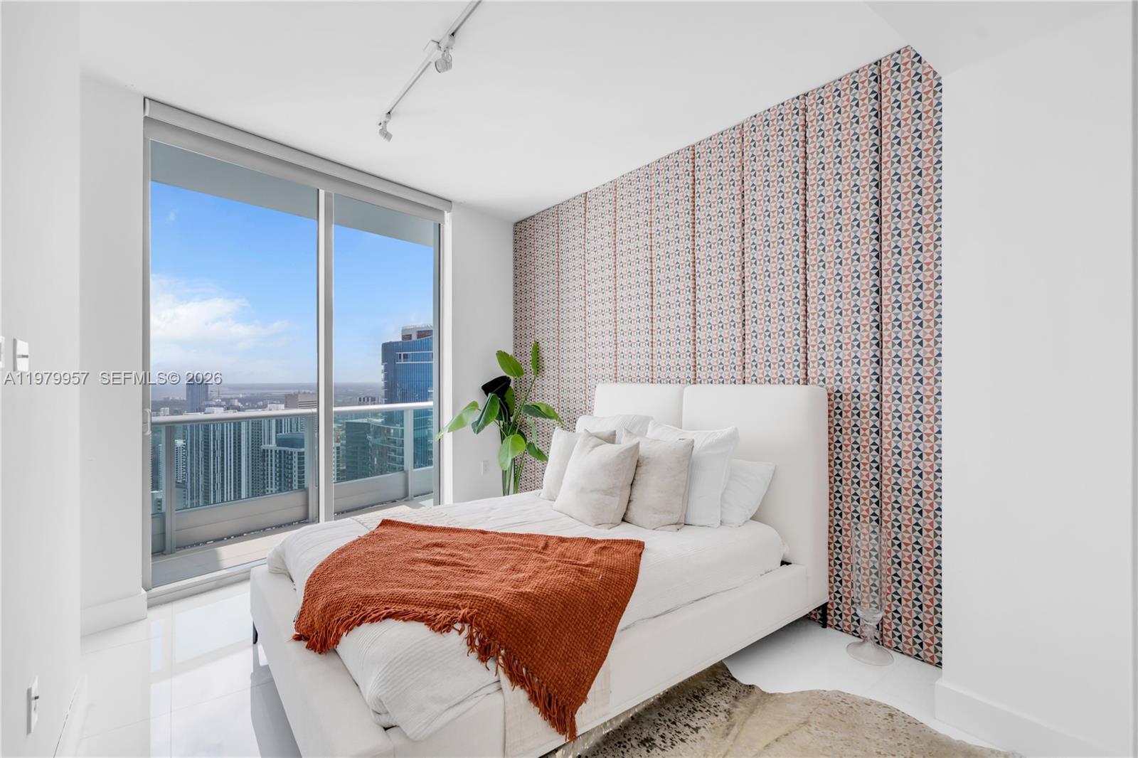 900 BISCAYNE BAY CONDO - Residential