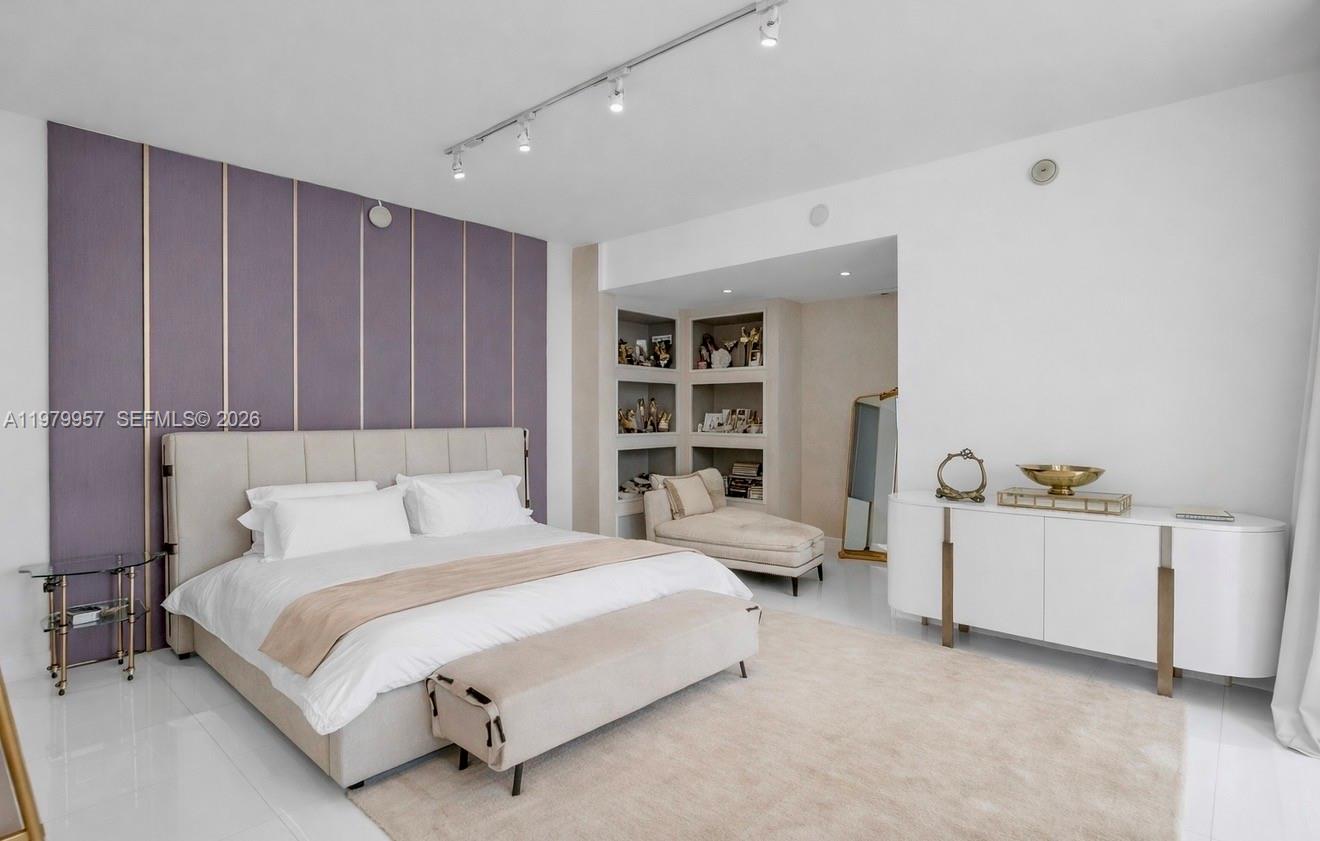 900 BISCAYNE BAY CONDO - Residential