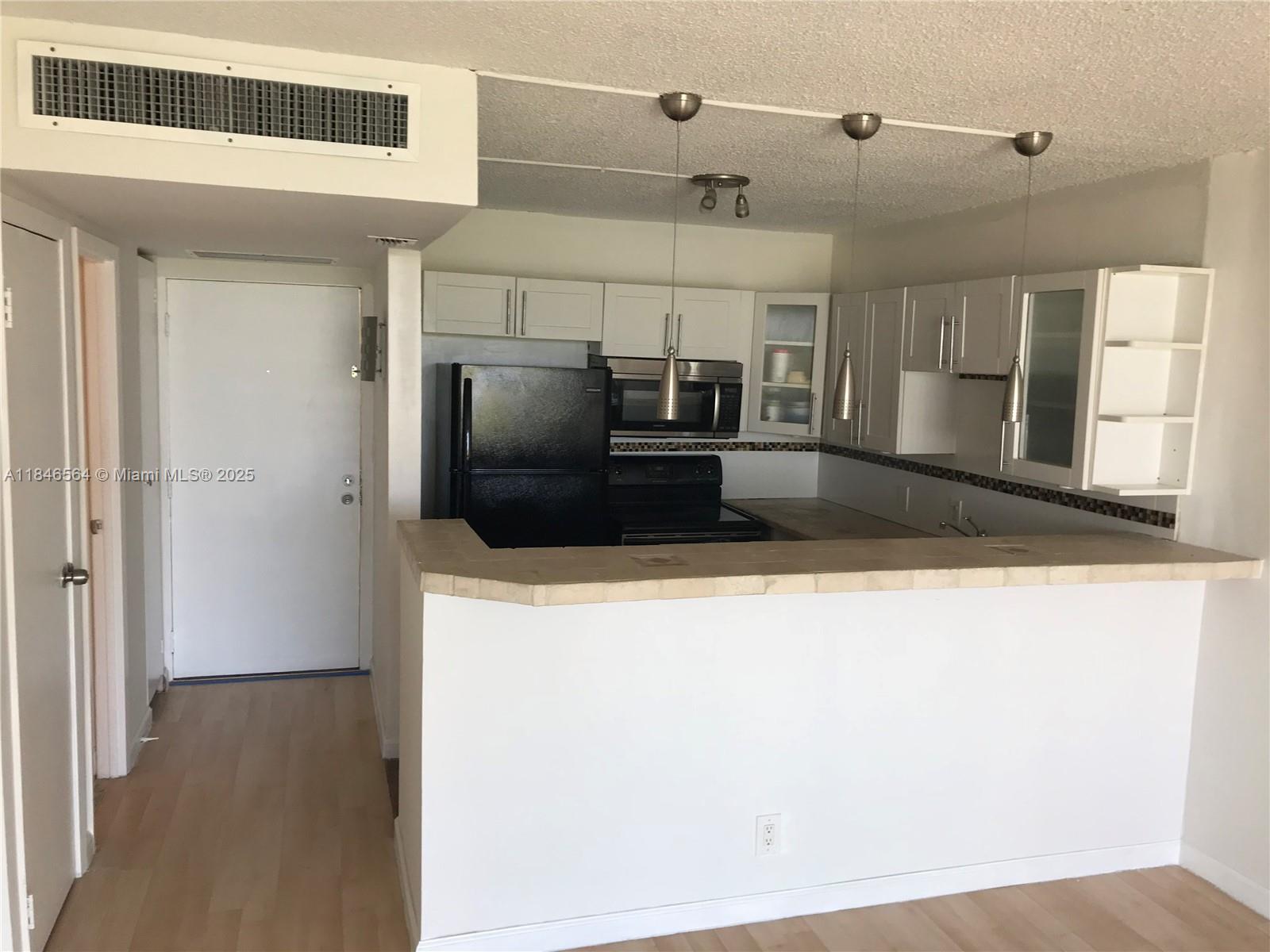 3475 N Country Club Dr 516