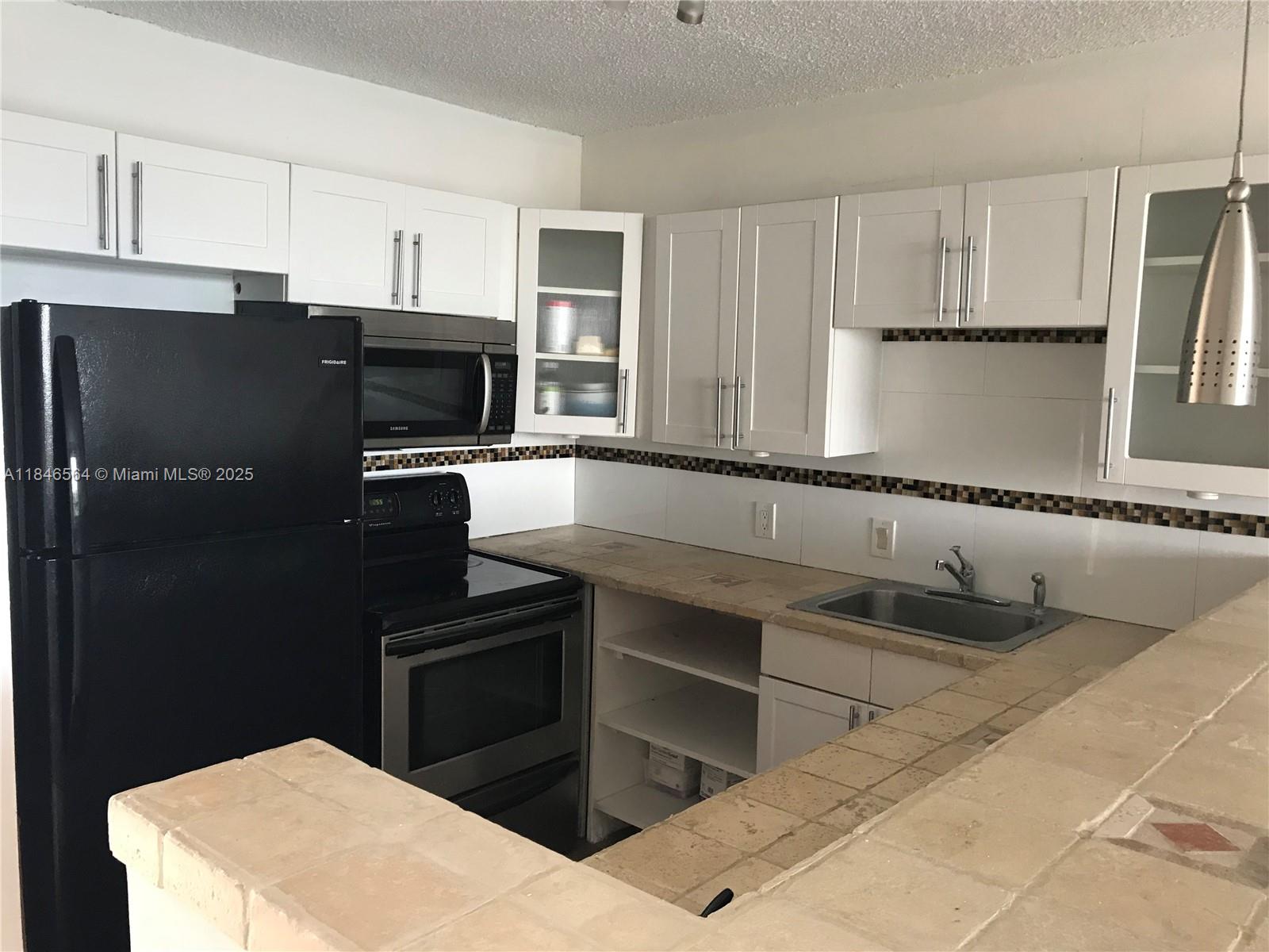 3475 N Country Club Dr 516