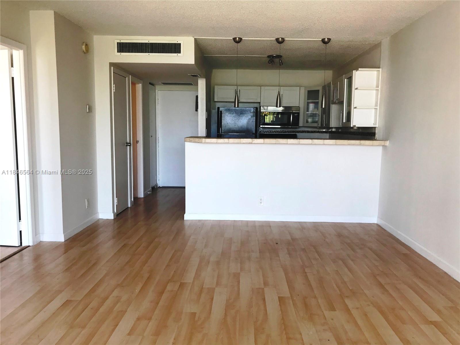 3475 N Country Club Dr 516