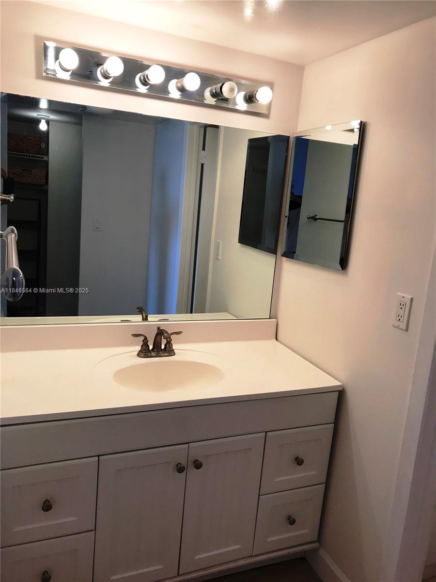 ENSENADA CONDO BLDG E-II - Residential