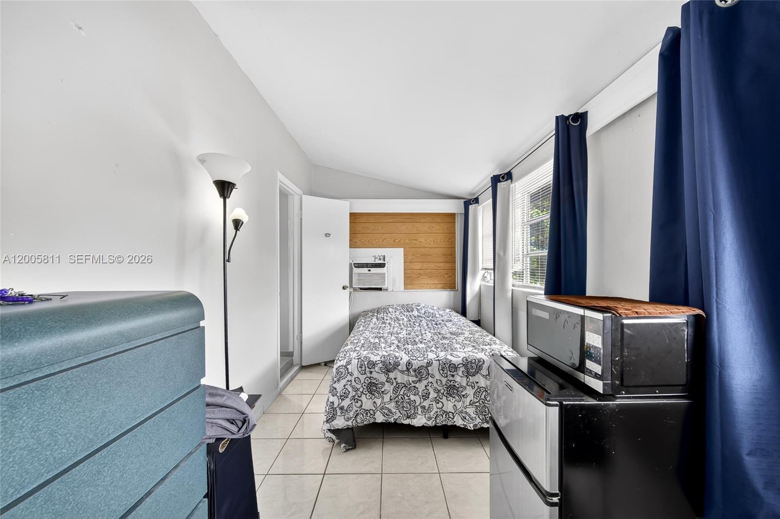 SUNSET MANOR NO 2 - Residential