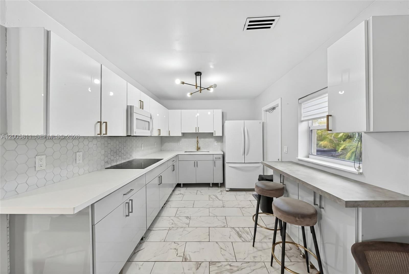 SUNSET MANOR NO 2 - Residential