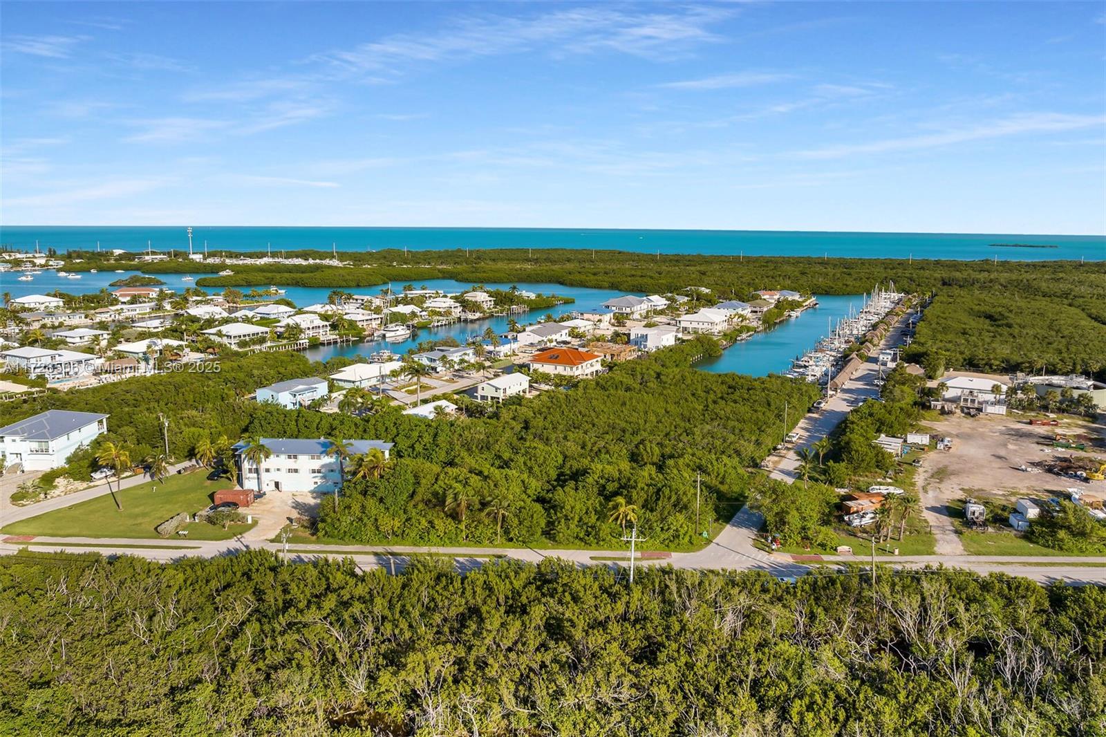 COCO PLUM BEACH - Land