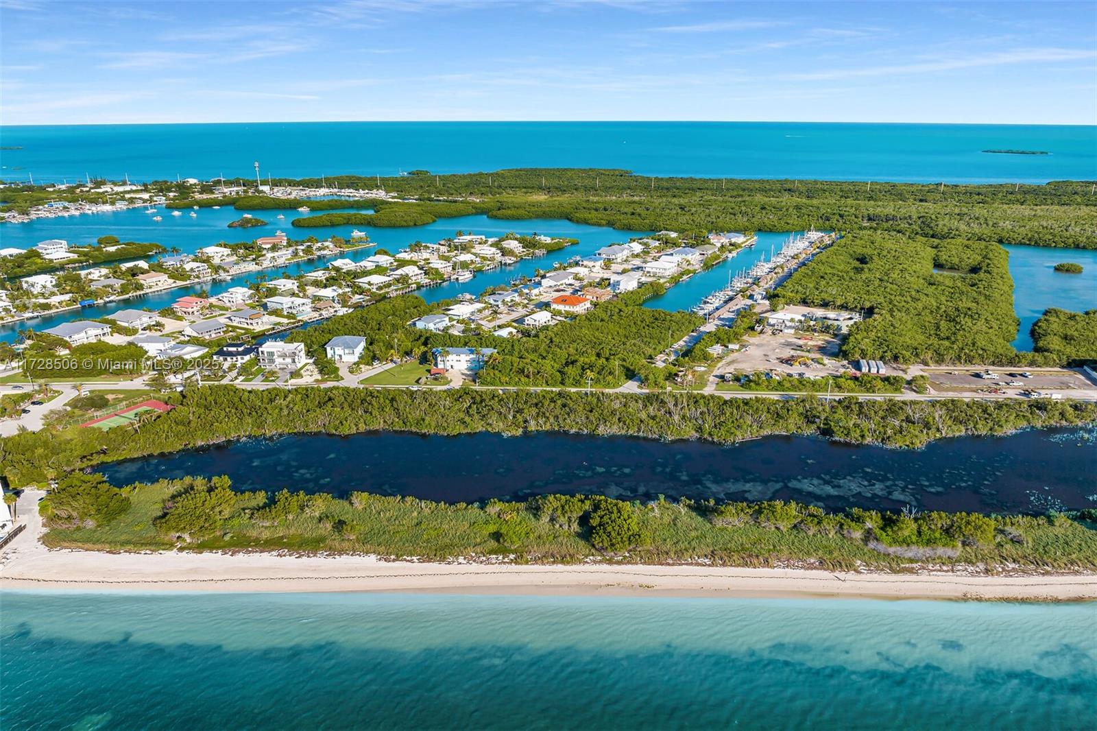 COCO PLUM BEACH - Land