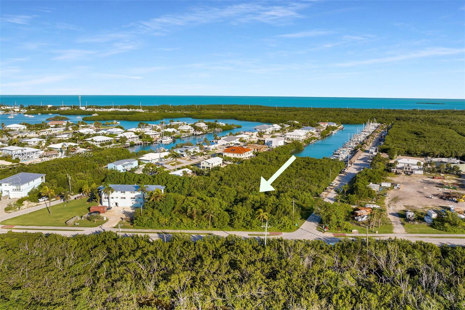 COCO PLUM BEACH - Land