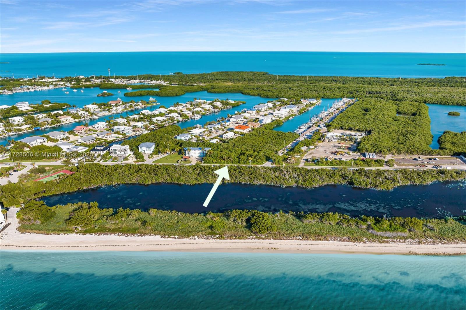 COCO PLUM BEACH - Land