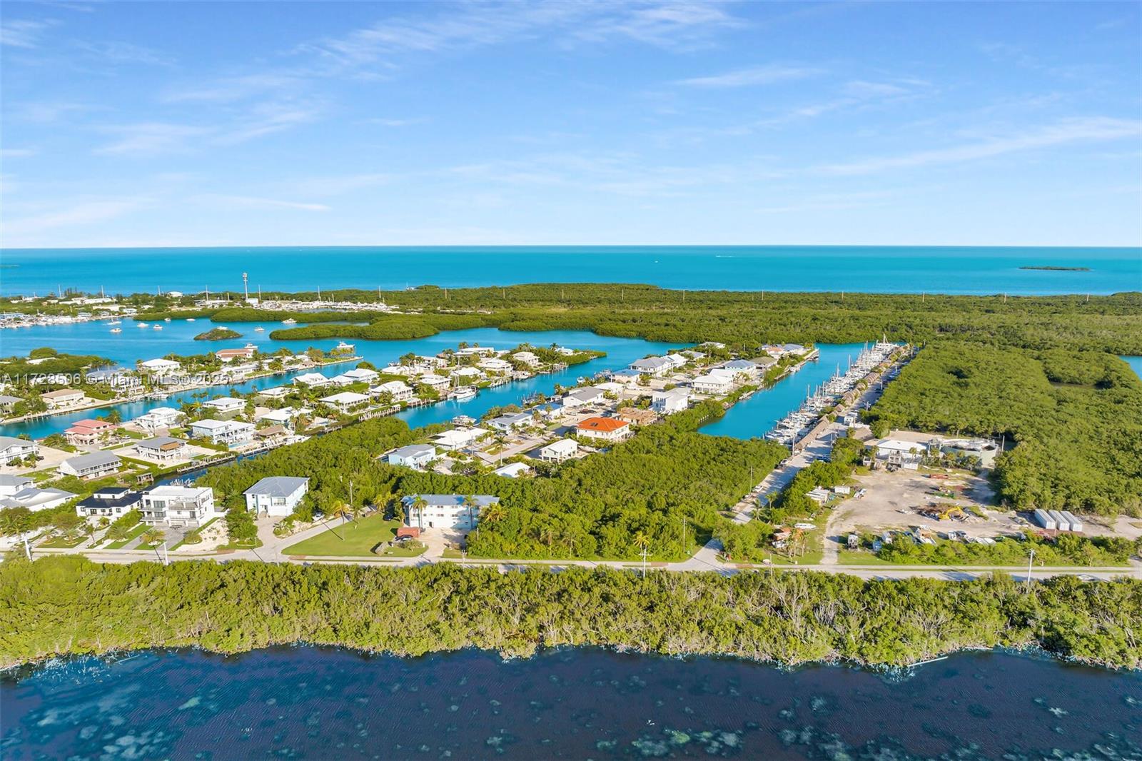 COCO PLUM BEACH - Land