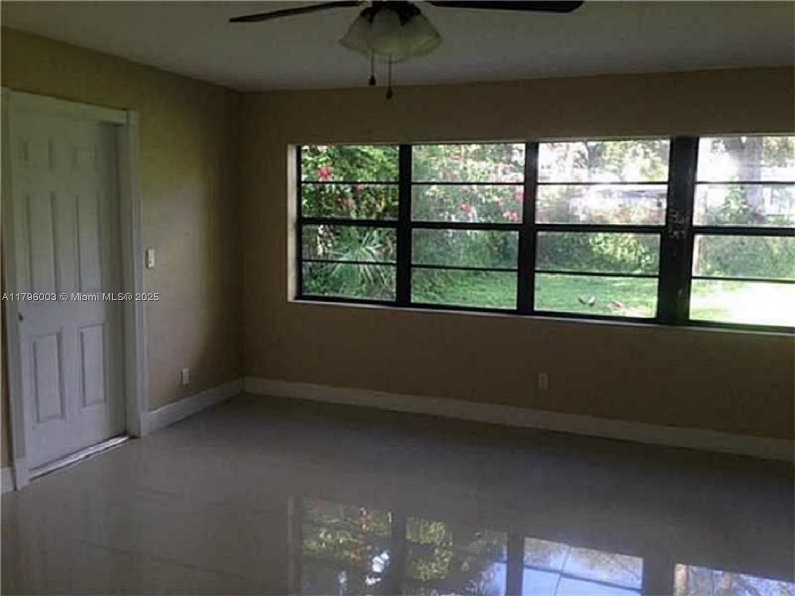 853 SW 12th St
