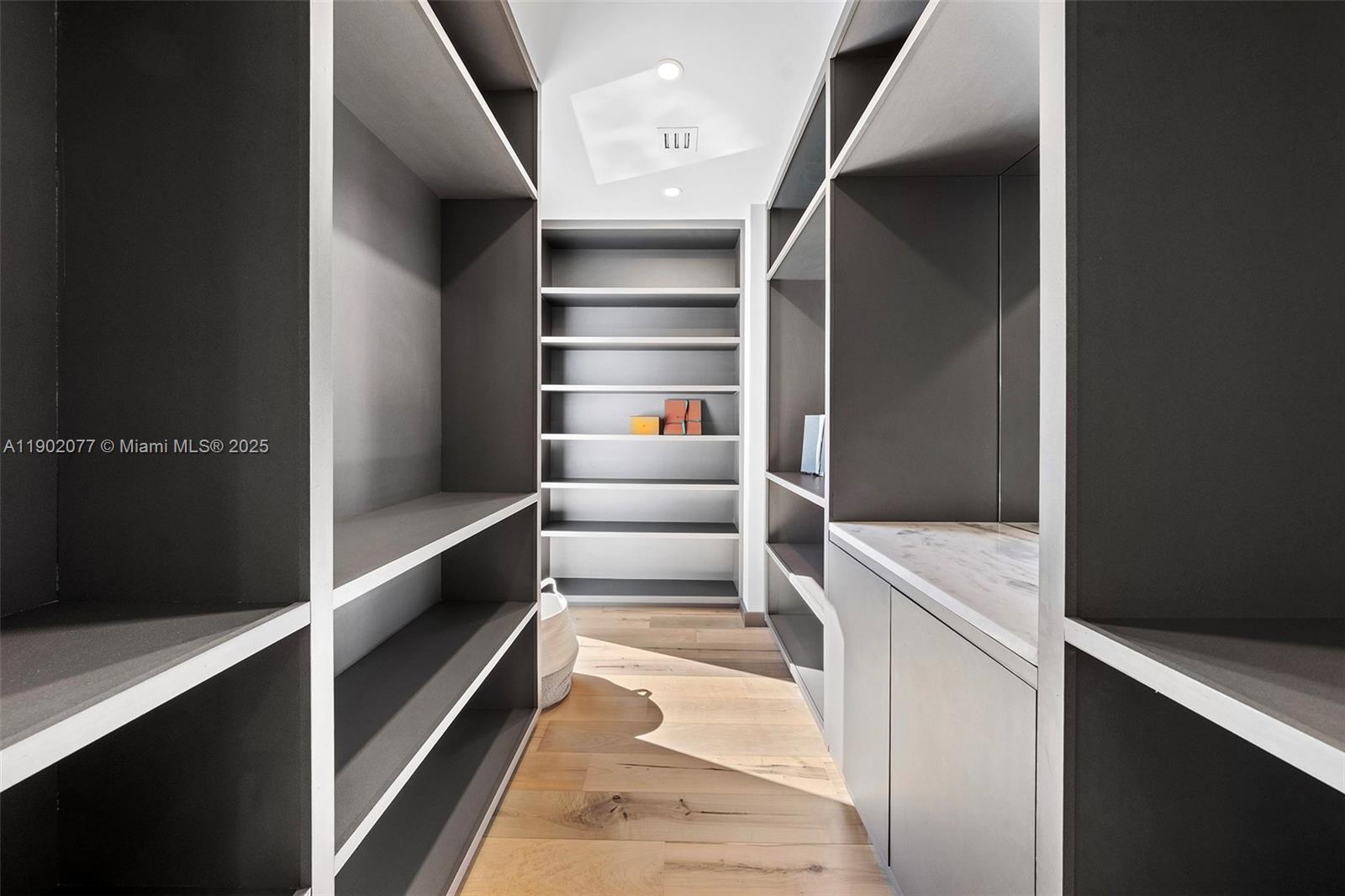 CORAL ISLES - Residential