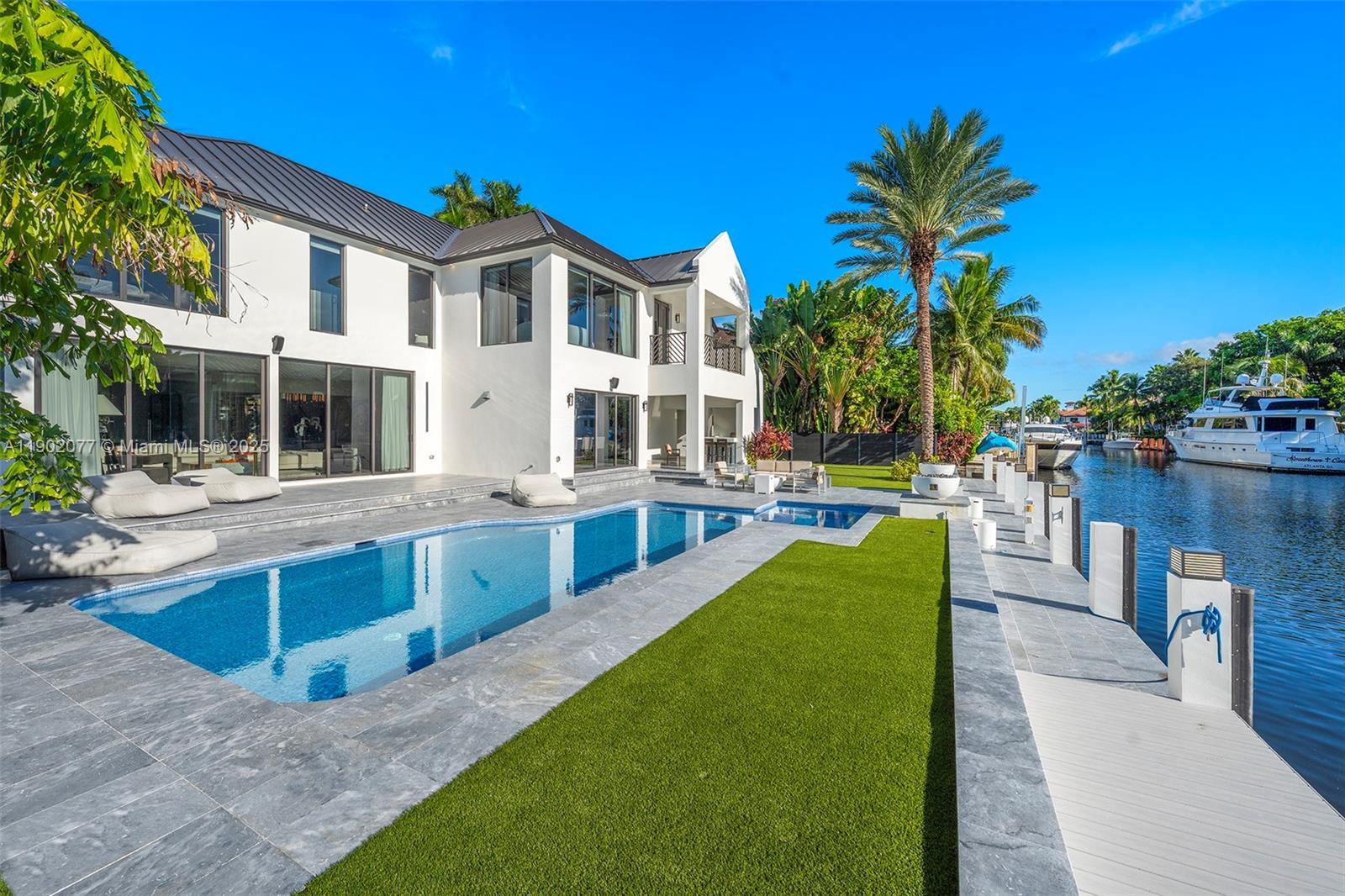 CORAL ISLES - Residential