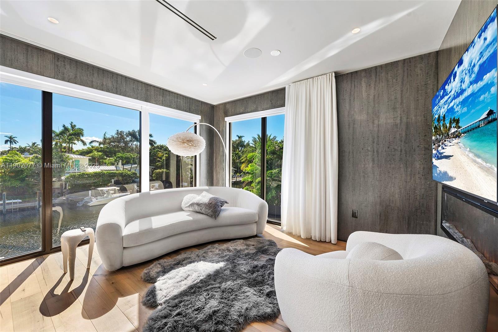 CORAL ISLES - Residential