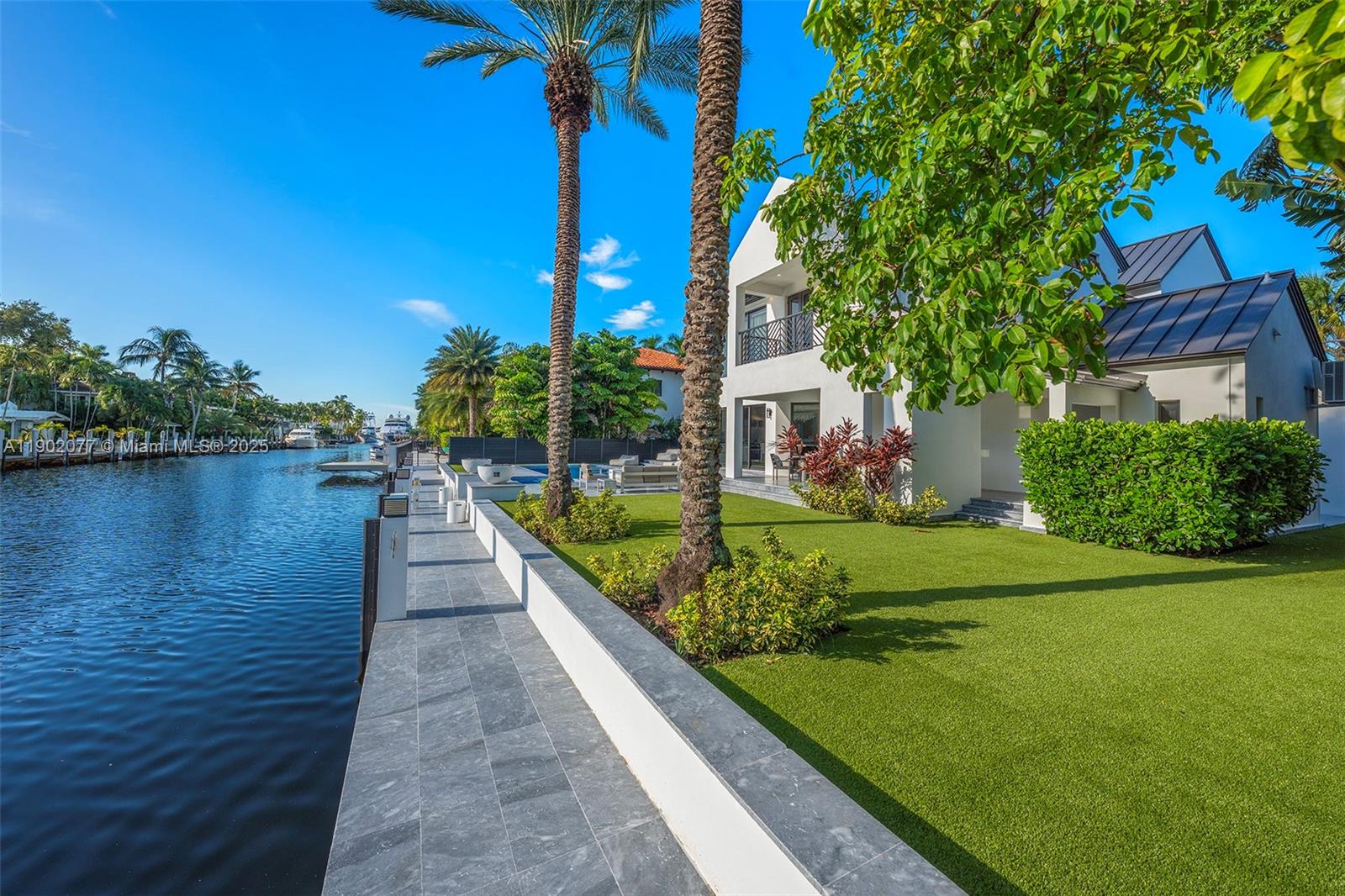 CORAL ISLES - Residential