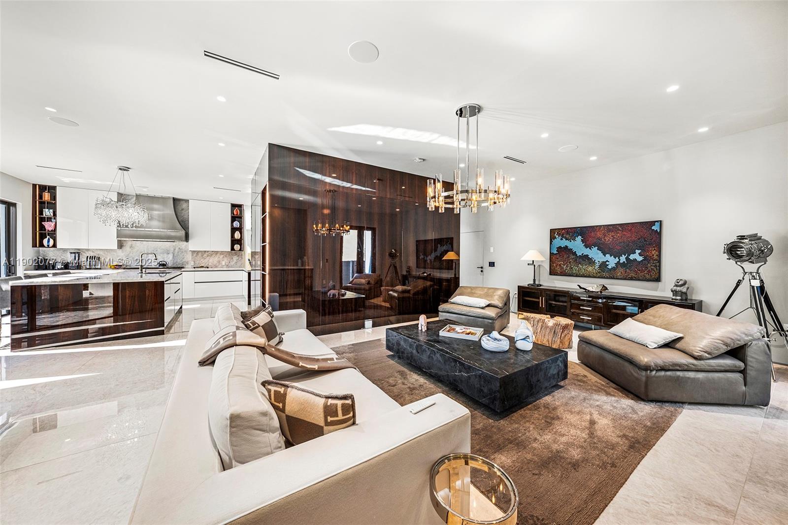 CORAL ISLES - Residential